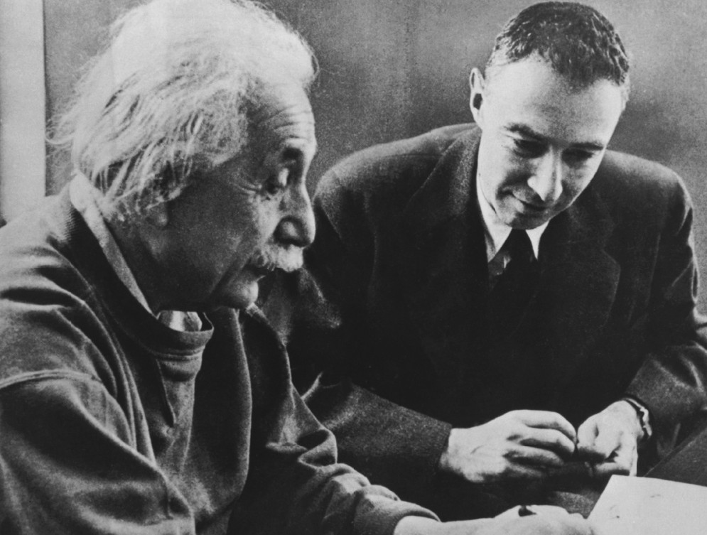 Foto: Einstein e Oppenheimer